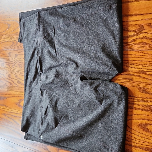 Powerhold By Fabletics High-Waisted Solid legging - Picture 8 of 9